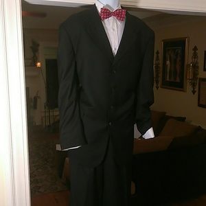 Vanetti mens black suit.